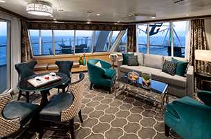 Spacious AquaTheater Suite - 1 Bedroom